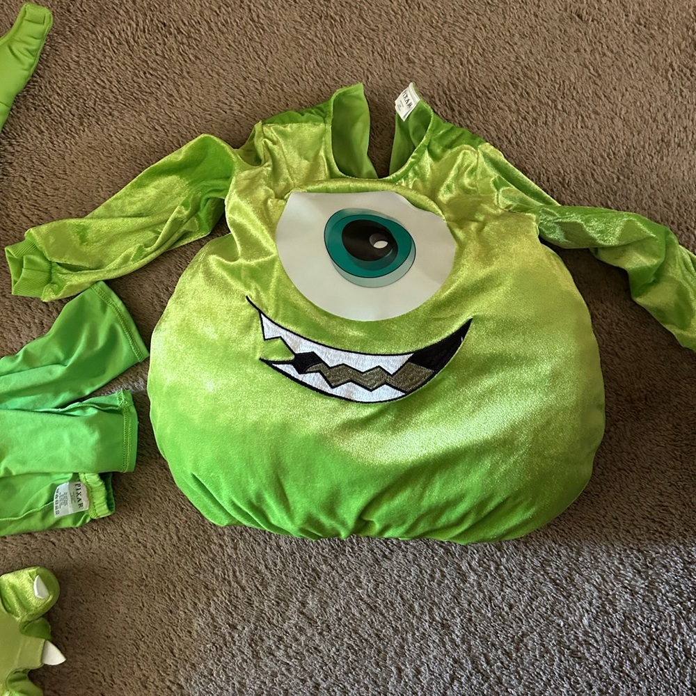 Like new worn once size 5/6 Mike Wazowski Halloween costume